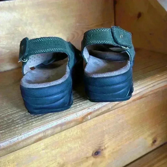 Therafit Olivia’s Women’s Adjustable Cross Strap Sandals - Picture 3 of 8